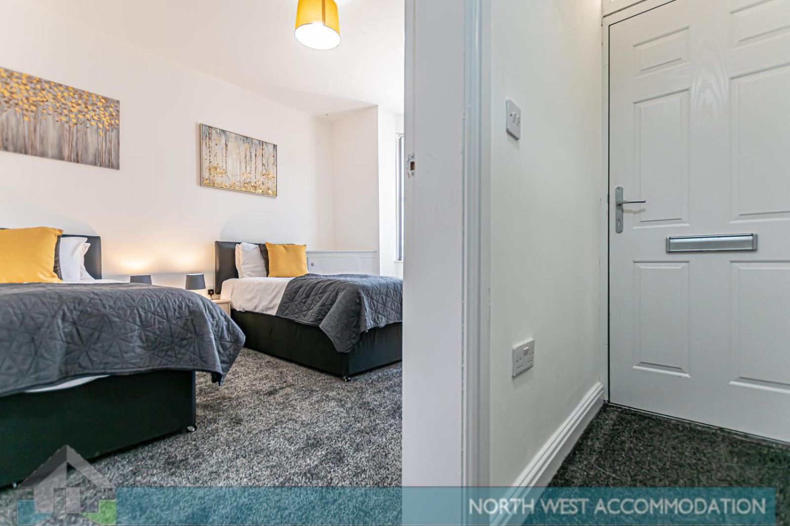 Wellfield Serviced Accommodation Warrington Exterior photo