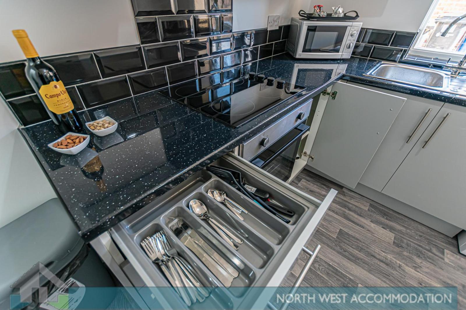 Wellfield Serviced Accommodation Warrington Exterior photo